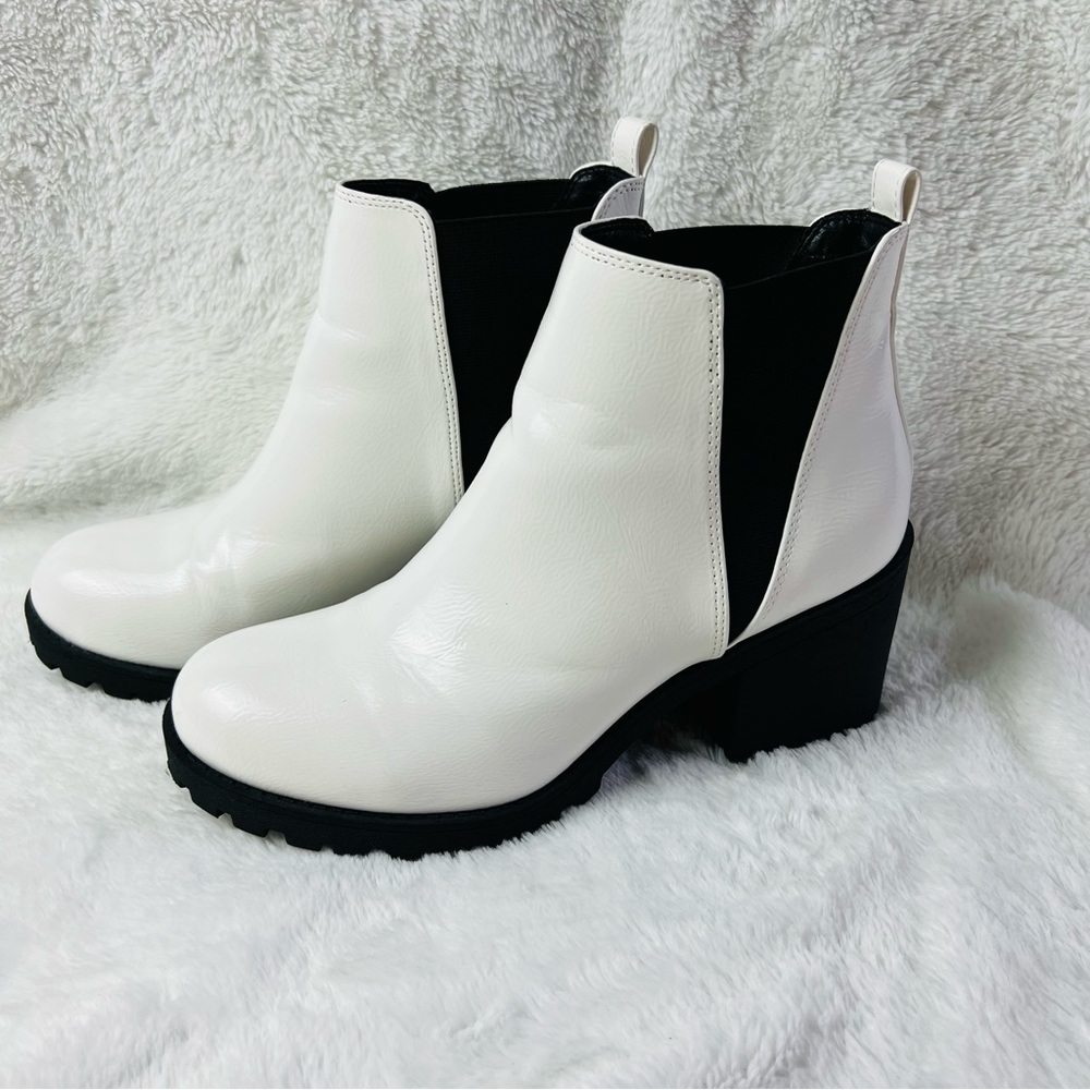 •Dirty Laundry• Chelsea boot